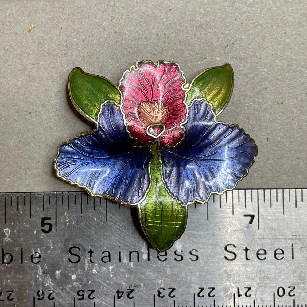 Cloisonné Orchid Flower Periwinkle & Pinks Gold Tone 3D Vintage 2” Brooch - Picture 5 of 14